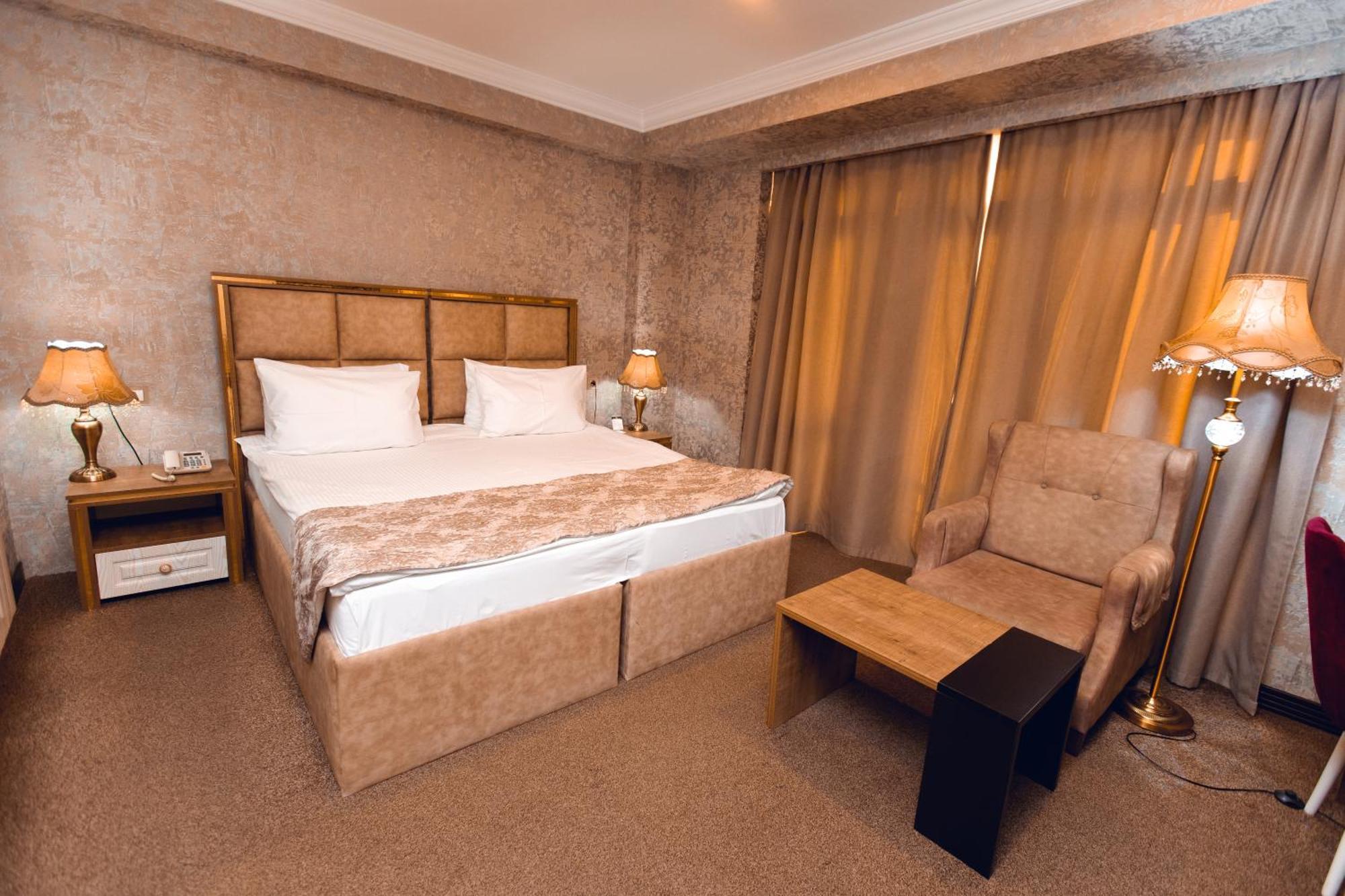 Baku Hotel Ganja Exterior photo
